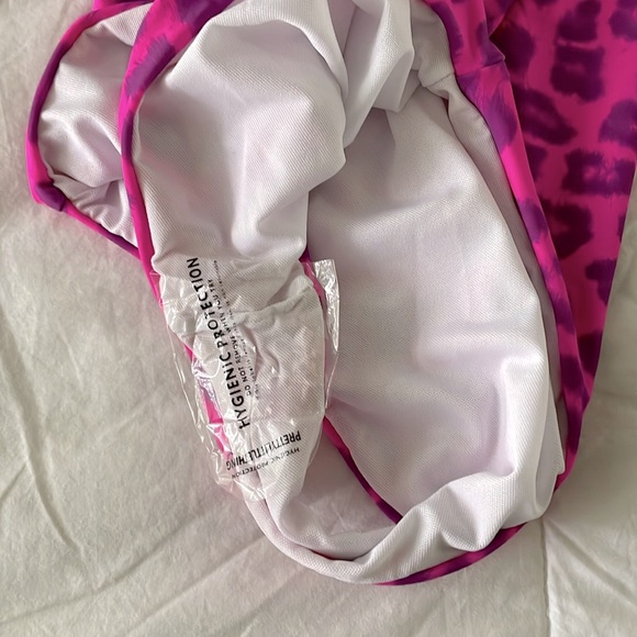 Pretty Little Thing Pink Cheetah Swimsuit - Picture 4 of 5